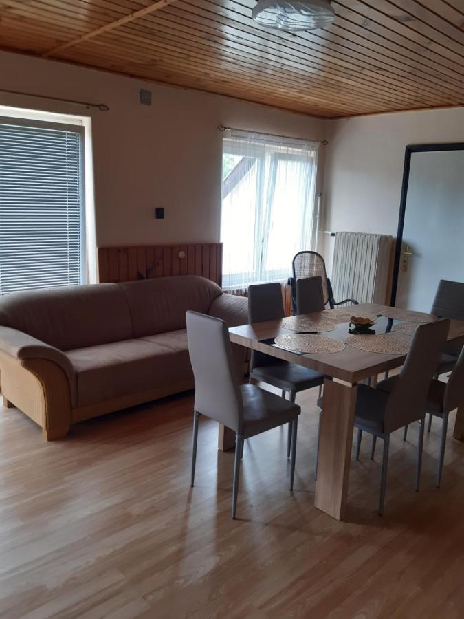 Toldi Apartman Hotel Кестели Екстериор снимка