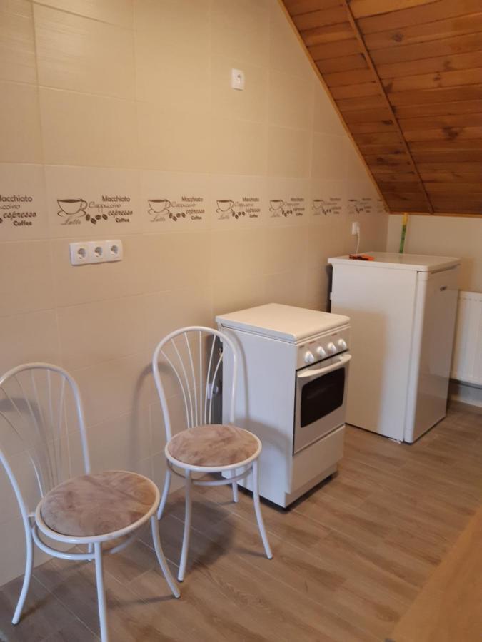Toldi Apartman Hotel Кестели Екстериор снимка