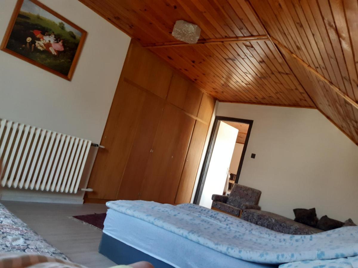 Toldi Apartman Hotel Кестели Екстериор снимка