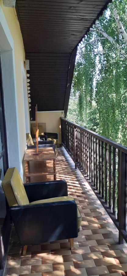 Toldi Apartman Hotel Кестели Екстериор снимка