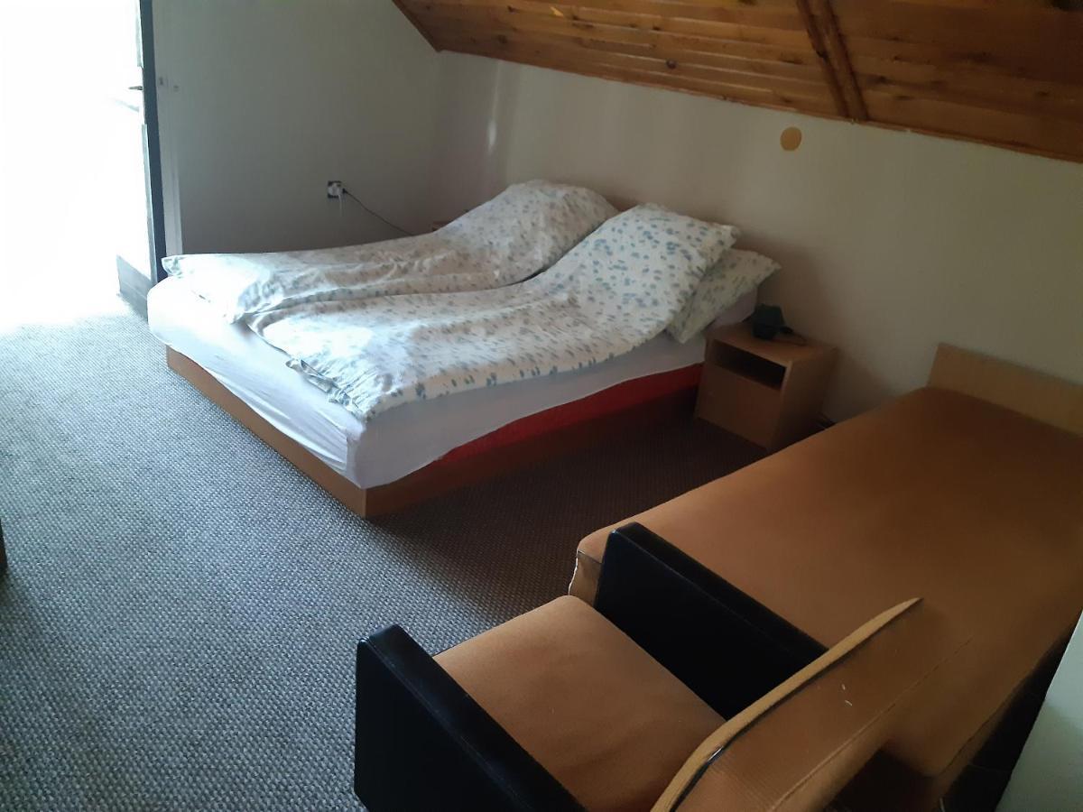 Toldi Apartman Hotel Кестели Екстериор снимка
