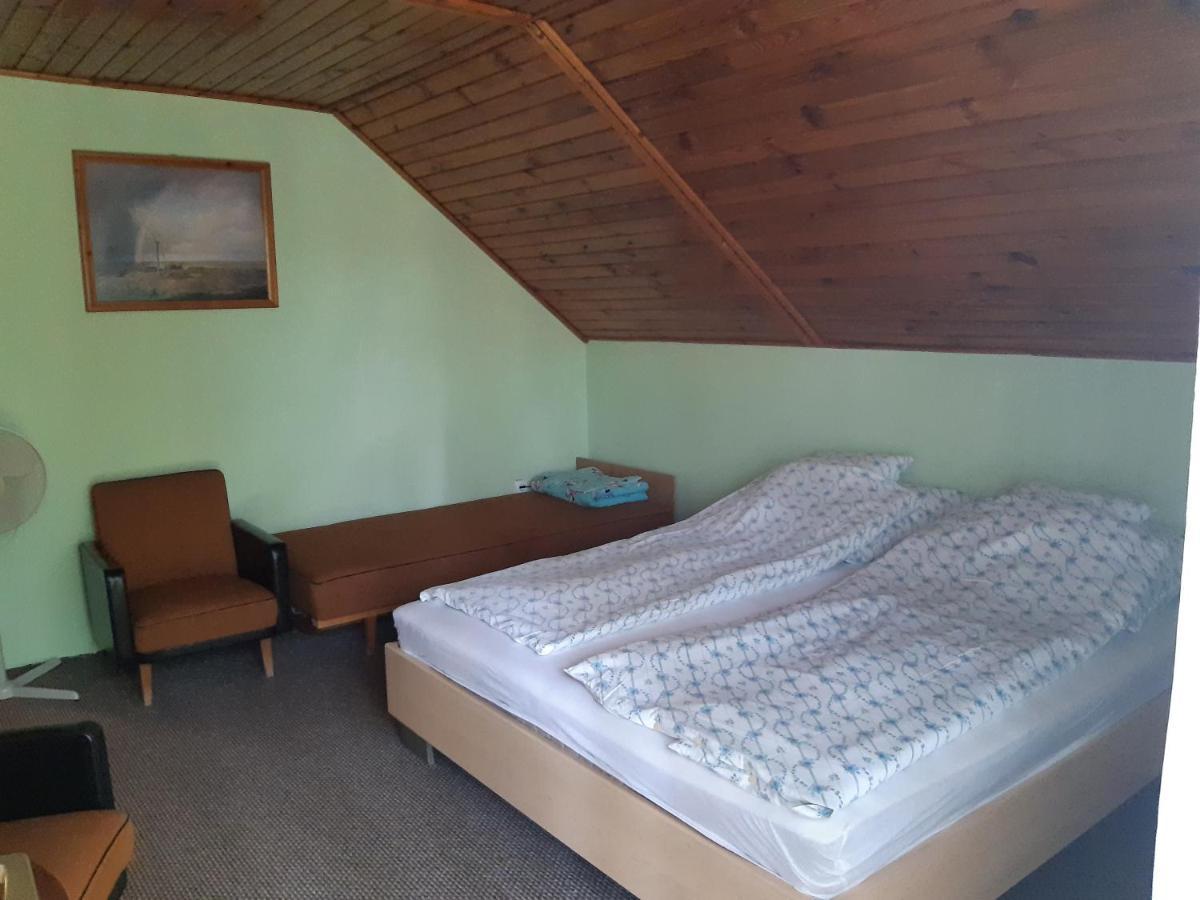 Toldi Apartman Hotel Кестели Екстериор снимка