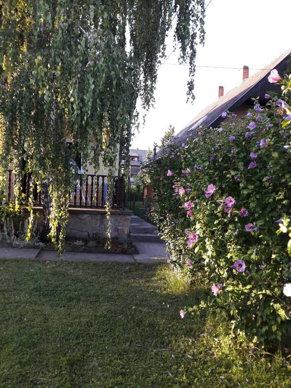 Toldi Apartman Hotel Кестели Екстериор снимка